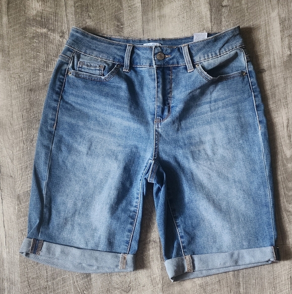 Time and Tru Pants - Time and Tru Light Blue Jean Shorts
